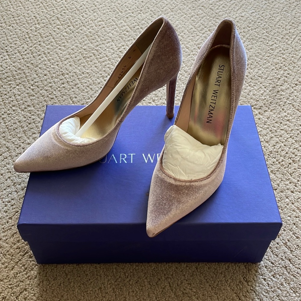 Stuart Weitzman Curvia Velvet Pumps size 6